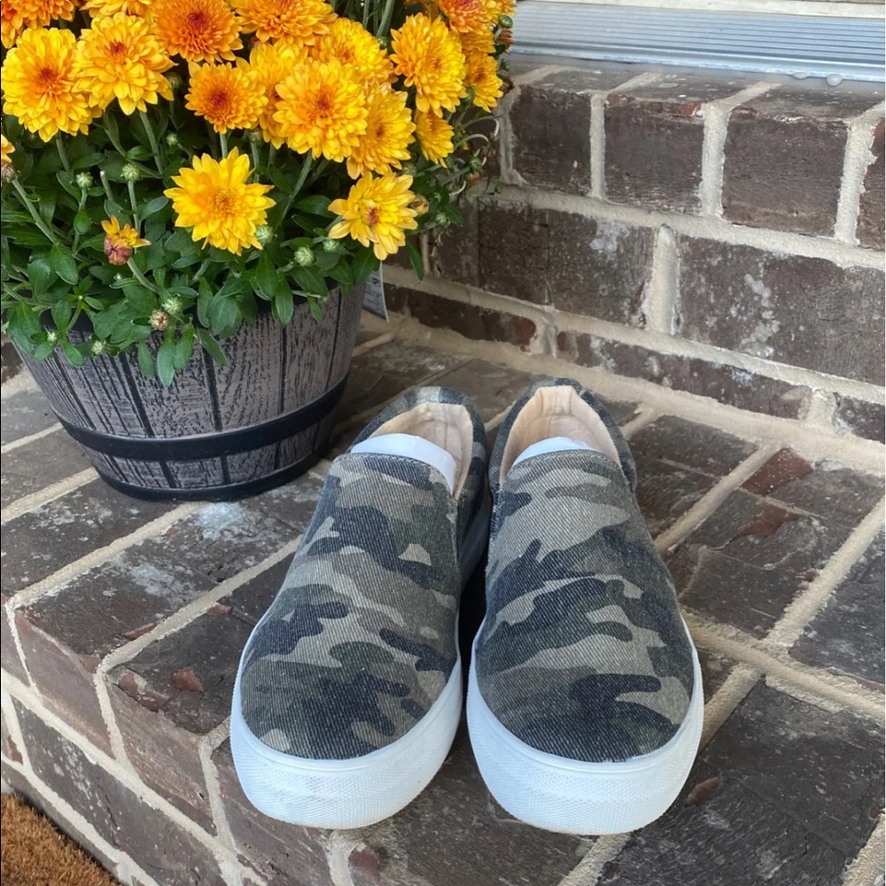 Soda Canvas Camo Shoes